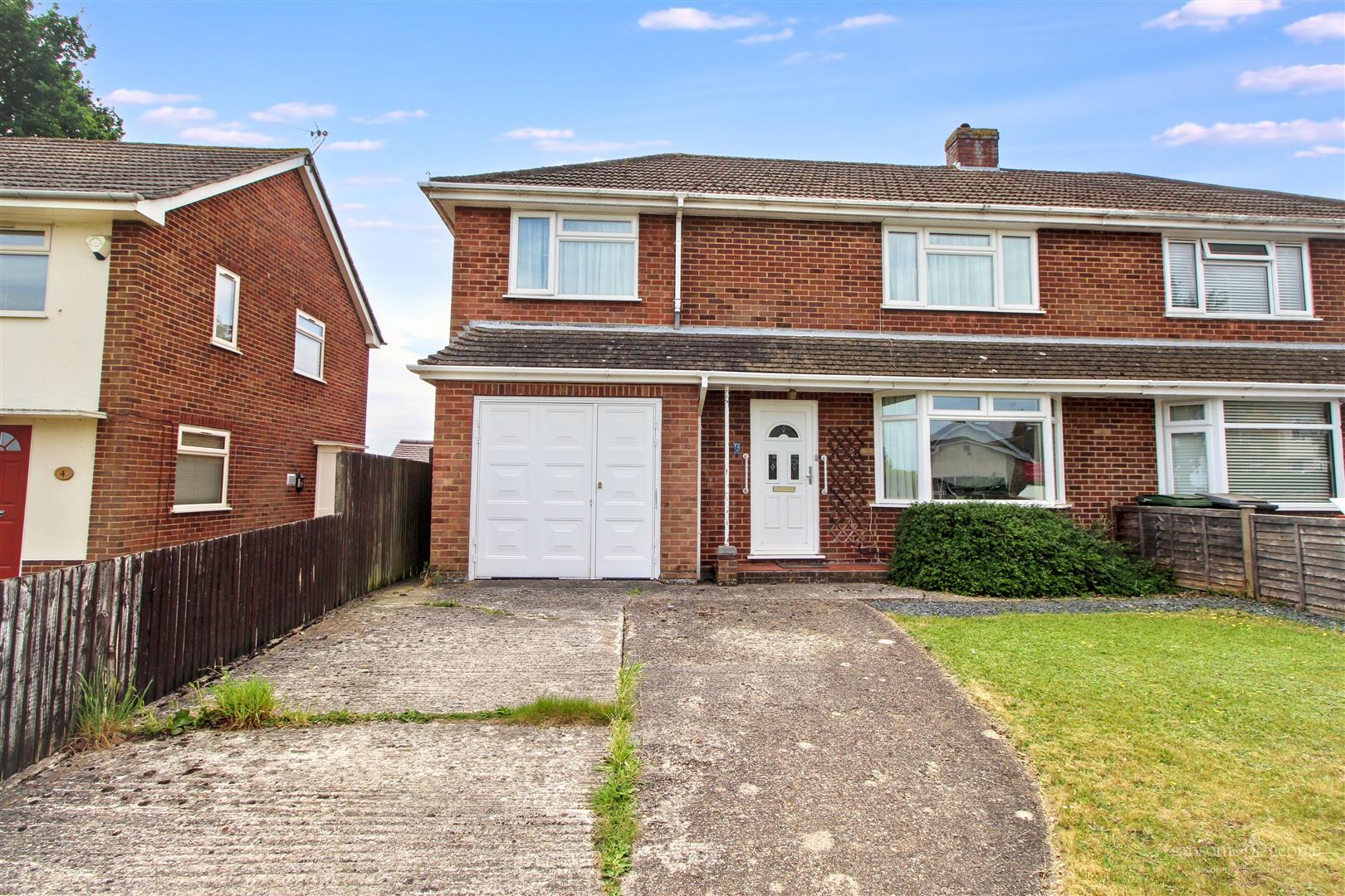 3 bed property in Wittenham Avenue, Reading